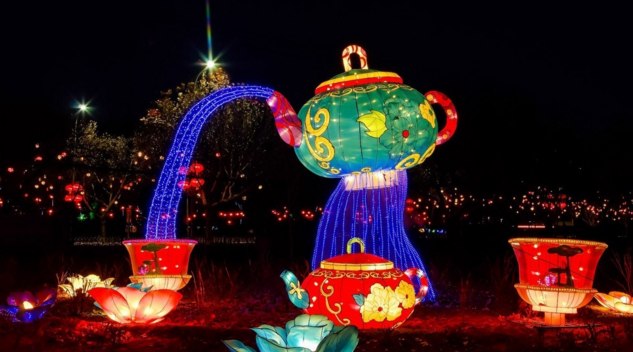 Large-scale illuminated lantern display at a nighttime exhibition
