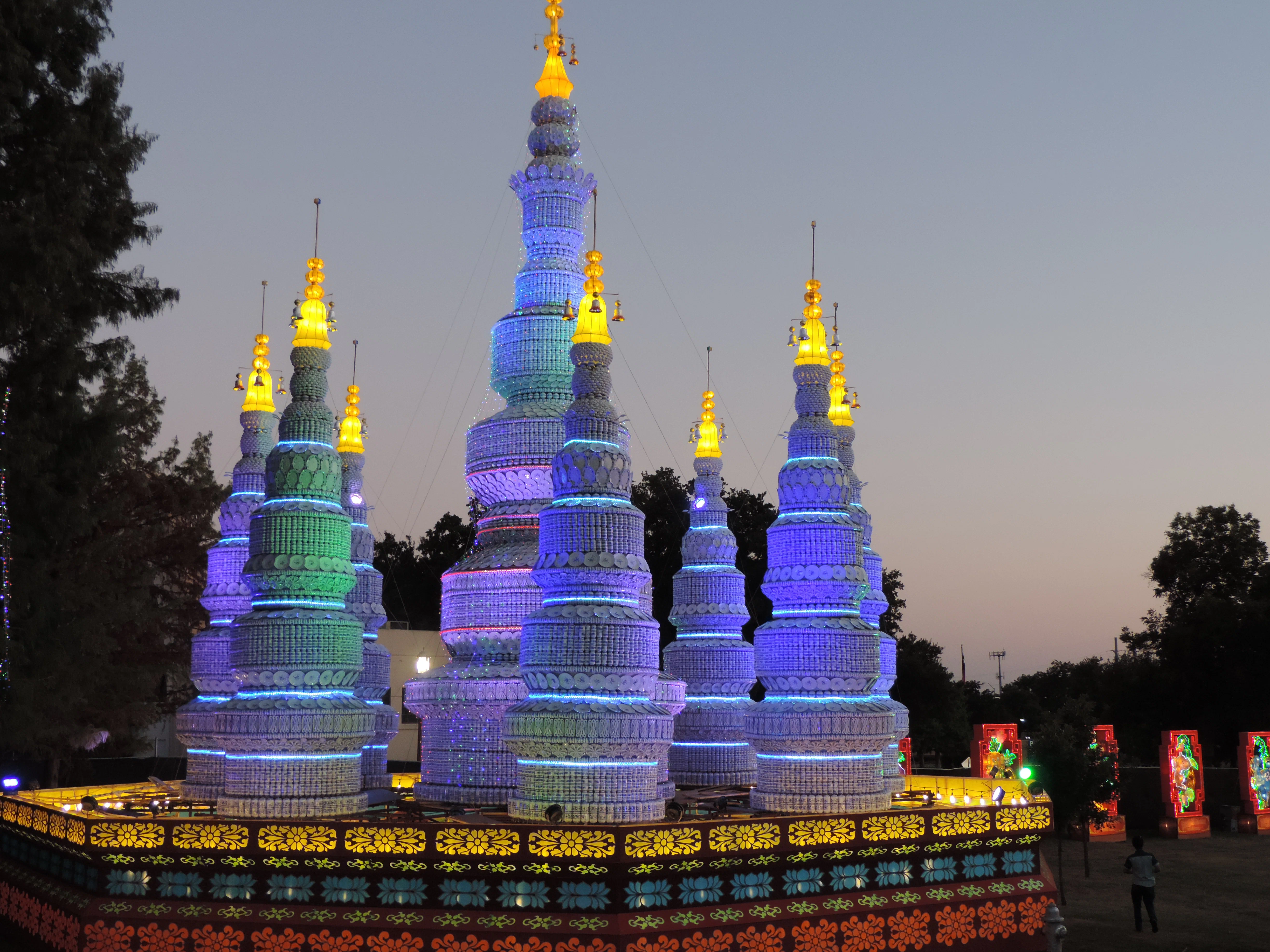 Large-scale illuminated lantern exhibition
