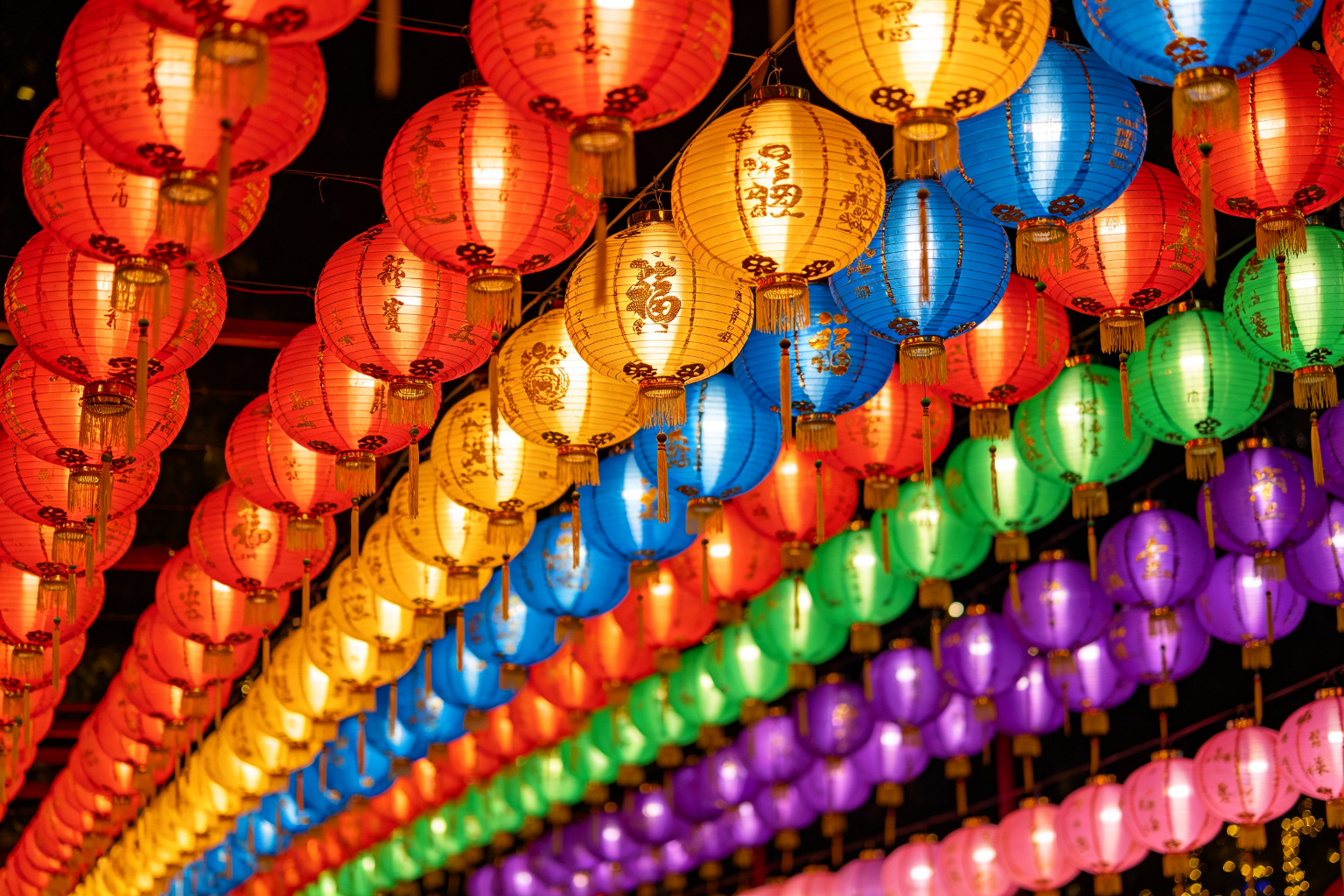 LED Technology Revolution in Modern Lantern Design - Technical Tips article by Zedong Lantern Festival