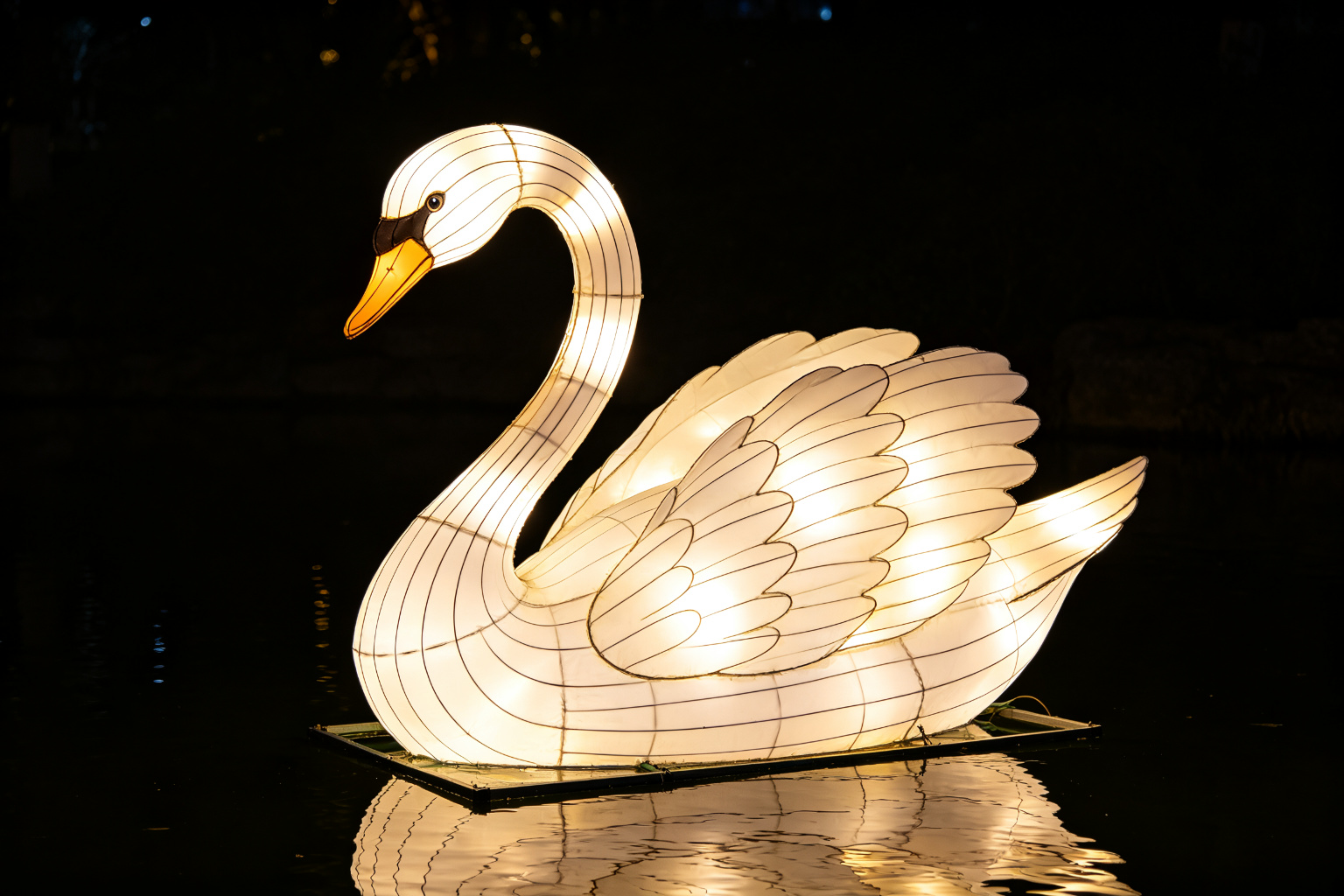 Swan Lantern Display (ZD-025) - Animal Lanterns by Zedong, dimensions 350x120x280cm