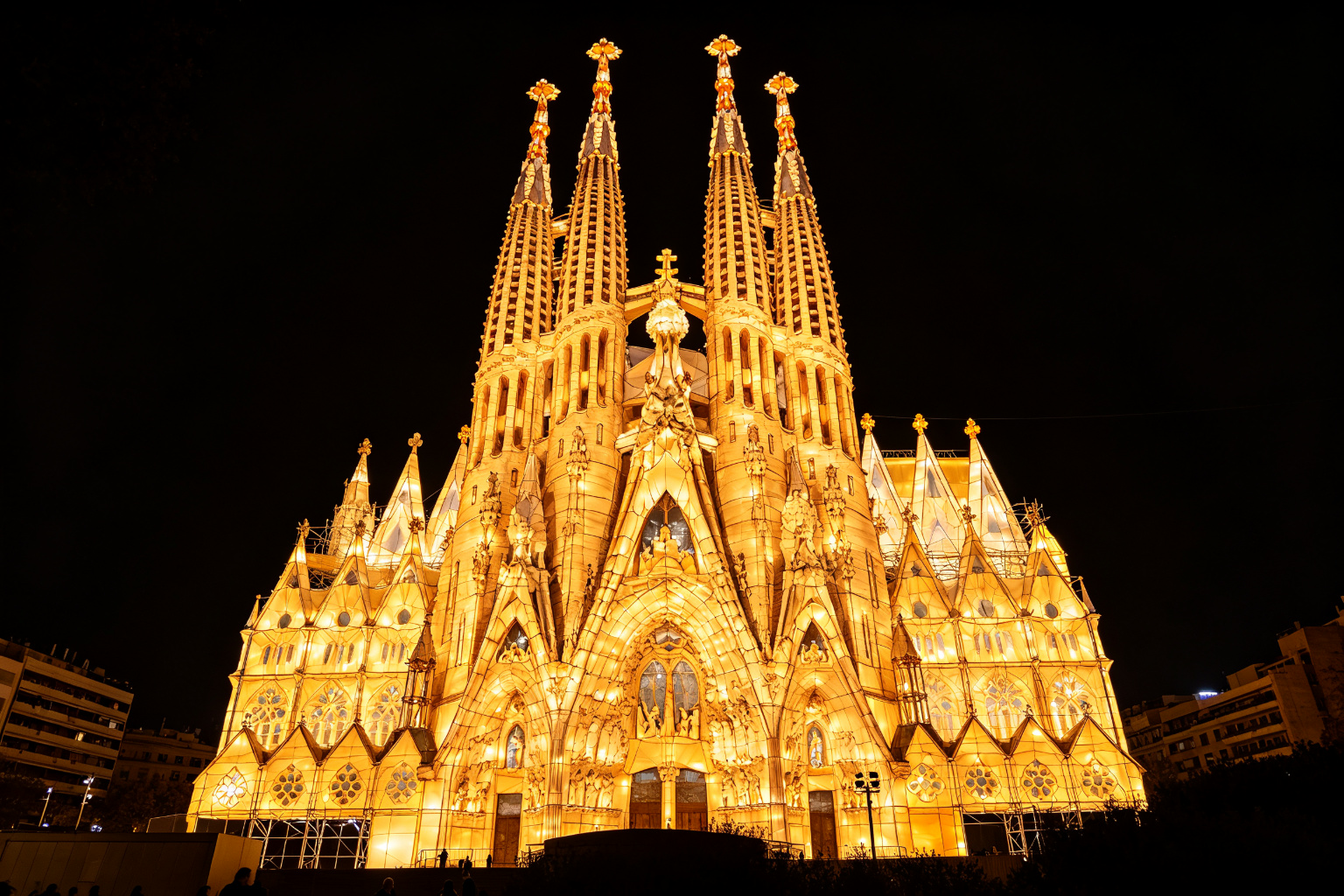 Sagrada Familia Lantern Display (ZD-101) - World Landmark Lanterns by Zedong, dimensions 250x200x600cm