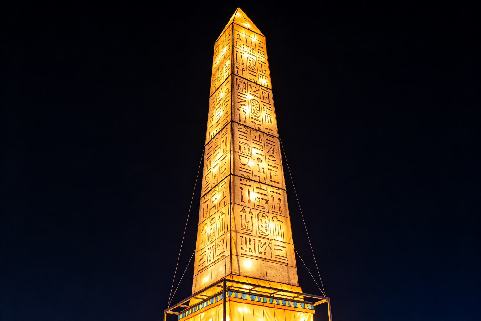 Egyptian Obelisk Lantern Display (ZD-116) - World Landmark Lanterns by Zedong, dimensions 100x100x500cm