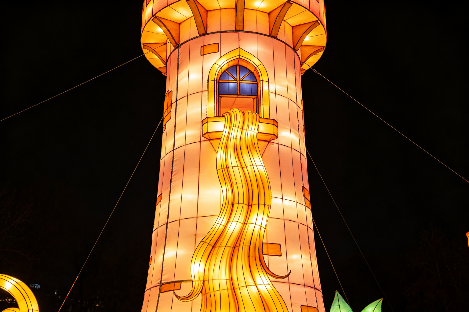 Rapunzel Tower Lantern Display (ZD-178) - Fairy Tale Lanterns by Zedong, dimensions 200x200x500cm